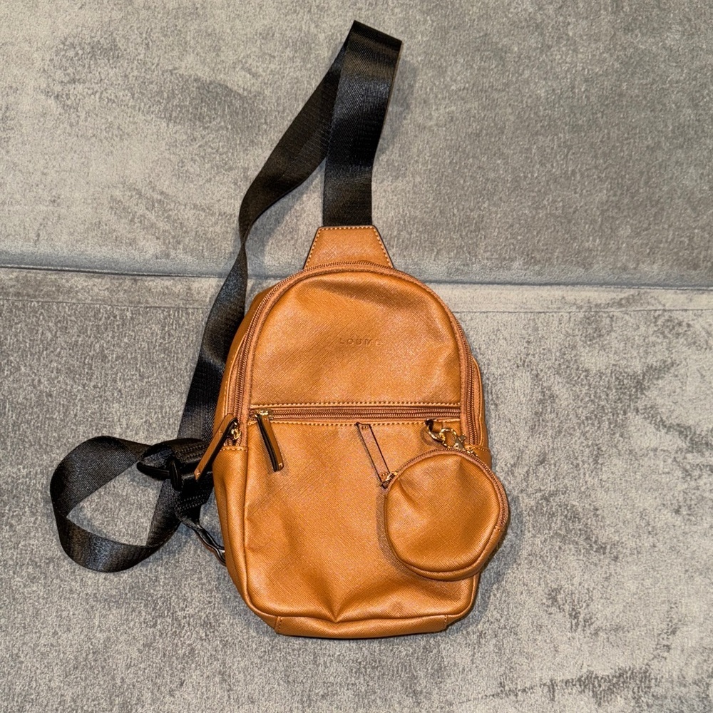 LOUME- NWOT Cognac color Crossbody bag with coin purse- Unisex - Picture 4 of 14